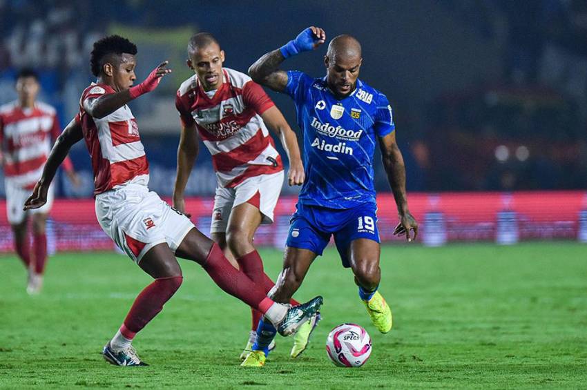 Final Liga 1 2023/2024: Persib Bandung Gulung MU 3-0 di Leg Pertama