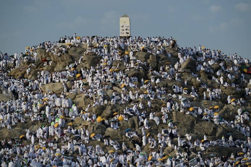 Hari Ini Puncak Haji, Jutaan Jemaah dari Seluruh Dunia Wukuf di Arafah