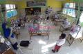 Gunakan Meja Bersekat, Murid SDN 09 PPA Kota Solok Belajar dengan Tatap Muka