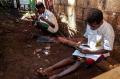 Pelajar di Papua Wajib Berseragam Sekolah Saat Belajar Daring