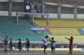 Tingkatkan Imun, Pasien Covid-19 Berolahraga di Stadion Patriot Chandrabhaga