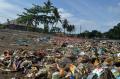 Pantai Berok Padang Dipenuhi Sampah Plastik