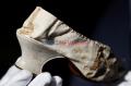 Lelang Sepatu Sutra Ratu Terakhir Perancis Marie Antoinette
