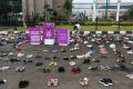 Letakkan 500 Pasang Sepatu, Aktivis Desak Pengesahan RUU Penghapusan Kekerasan Seksual