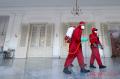 150 Personel Damkar Lakukan Penyemprotan Disinfektan di Gedung Balai Kota Jakarta