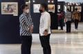 Ketua DPR Puan Maharani Tinjau Pameran Foto Parlemen New Normal
