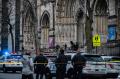 Polisi Tembak Mati Pria Bersenjata di Gereja Katedral New York