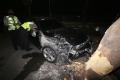 Kehilangan Kendali, Mobil Sedan BMW Tabrak Pohon di Surabaya