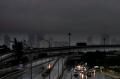 Jakarta Diguyur Hujan Seharian, BMKG Keluarkan Peringatan Potensi Angin Kencang dan Kilat