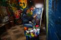 Denok 5 Warna Hasilkan Lukisan Limbah Serbuk Kayu Bernilai Jutaan Rupiah