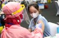 Vaksinasi Massal Ribuan Tenaga Kesehatan di Jakarta