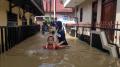 Permukiman Warga di Bidara Cina Terendam Banjir Lebih dari 1,5 Meter