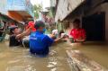 Kader Partai Demokrat Berikan Bantuan kepada Korban Banjir Jakarta