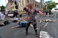 Serem, Puluhan Zombie Gentayangan di Brisbane Australia