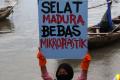 Aktivis Gelar Kampanye #2021stopmakanplastik di Kawasan Pesisir Kenjeran Surabaya