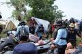TNI AL Evakuasi Warga Terisolir Banjir Akibat Jebolnya Tanggul Sungai Citarum