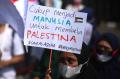 Bela Palestina, Massa Injak-Injak Bendera Israel di Surabaya