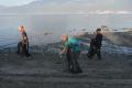 Aksi Gotong Royong Bersihkan Pantai Dupa Indah Palu