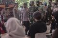 Panglima TNI dan Kapolri Tinjau Serbuan Vaksin Covid-19 di Setu Babakan