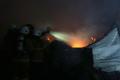 Rumah Petak Semi Permanen di Surabaya Hangus Terbakar