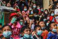 Komunitas Aku Badut Indonesia Hibur Masyarakat Terdampak Kebakaran Tambora