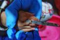 Aksi Cepat Damkar Kota Makassar Bantu Anak yang Kesulitan Lepaskan Cincin