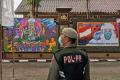 Begini Penampakan Mural Siapa Berani Kritik Polisi di Mabes Polri
