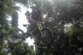Berlatih Sepeda Gunung di Hutan Universitas Indonesia