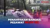 Penampakan Bangkai Pesawat PK-IFP 172 di BSD Tangerang Selatan, Petugas SAR Evakuasi Jenazah