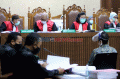 Hadapi Tujuh Hakim Bermasker, Benny Tjokro Cs Menggunakan Face Shield