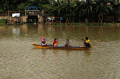 Tradisi Buang Sial Warga Keturunan Tionghoa di Sungai Cisadane