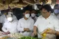 Menko Airlangga Pantau Harga Minyak Goreng di Pasar Wonokromo Surabaya