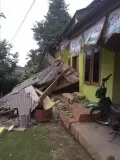 Luluh Lantak, Sejumlah Rumah di Pandeglang Hancur Akibat Gempa M 6.7