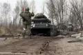 Bikin Merinding! Konvoi Tank Militer Rusia saat Merangsek ke Wilayah Kiev