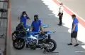 Kesibukan Kru Balap di Paddock Sirkuit Mandalika Jelang MotoGP 2022