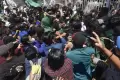 Demo 11 April di Mataram, Mahasiswa Terlibat Aksi Saling Dorong dengan Polisi