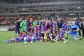 Momen Barcelona U-18 Angkat Trofi IYC 2021 di Jakarta International Stadium