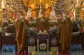 Umat Buddha Khidmat Ikuti Detik-detik Waisak di Vihara Mahavira Semarang