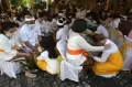 Tradisi Metatah di Pura Agung Giri Natha Semarang
