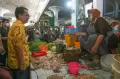 Wamendag Jerry Sambuaga Cek Harga Kebutuhan Pokok di Pasar Jatingaleh Semarang