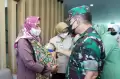 Momen Pertemuan KSAD Dudung dengan Keluarga Istri TNI Korban Penembakan di Semarang