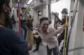 Teror Zombie di LRT Jakarta