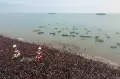 Menakjubkan, Ratusan Ribu Pengunjung Hadiri Prosesi Tabuik Dibuang ke Laut di Pantai Gandoriah Pariaman