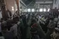 Doakan Korban Tragedi Kanjuruhan, Ribuan Jamaah Salat Gaib di MAJT Semarang