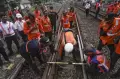 Antisipasi Gangguan di Musim Hujan, Petugas KAI Daop 4 Semarang Cek Jalur KA