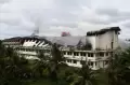 Gedung Universitas Abulyamatama Ambruk Akibat Kebakaran