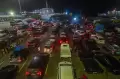 Ratusan Kendaraan Padati Pelabuhan Merak Banten
