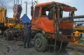 Evakuasi Pengangkatan Truk yang Jatuh ke Laut di Pelabuhan Merak