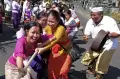 Keseruan Tradisi Mbed-Mbedan di Bali
