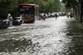Banjir Terjang Kota Surabaya